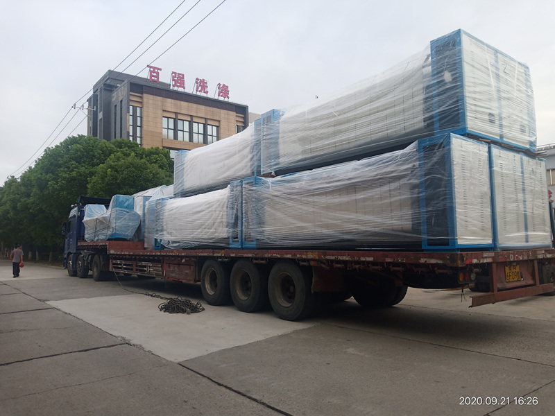 百強洗滌龍高速燙平機等設備發往北京 百強洗滌龍高速燙平機等設備發往北京