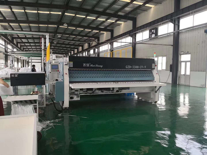 洗滌廠用布草折疊機(jī)的分類及廠家推薦
